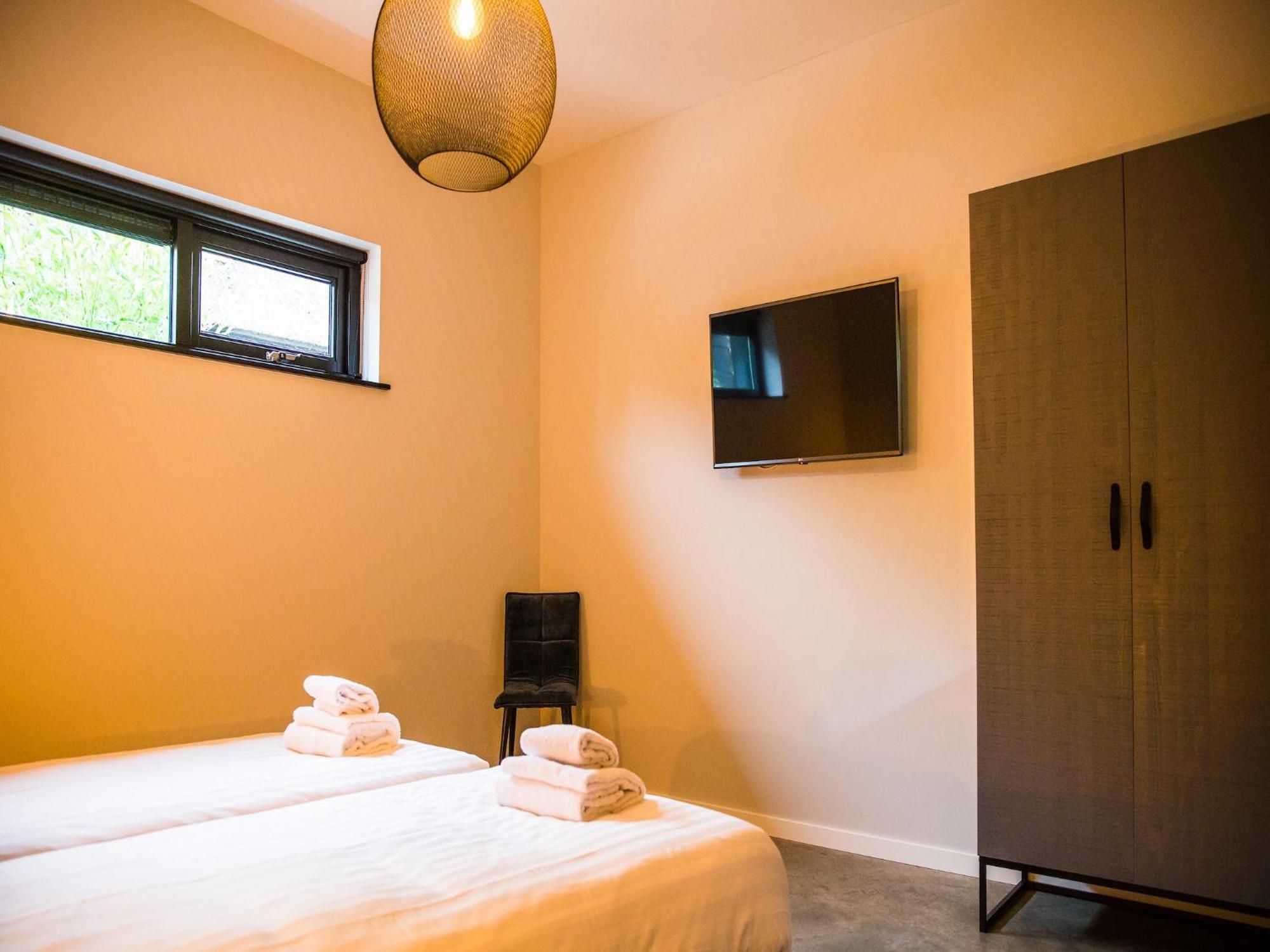 Cozy Holiday Home In Vrouwenpolder Close To The Beach Bagian luar foto