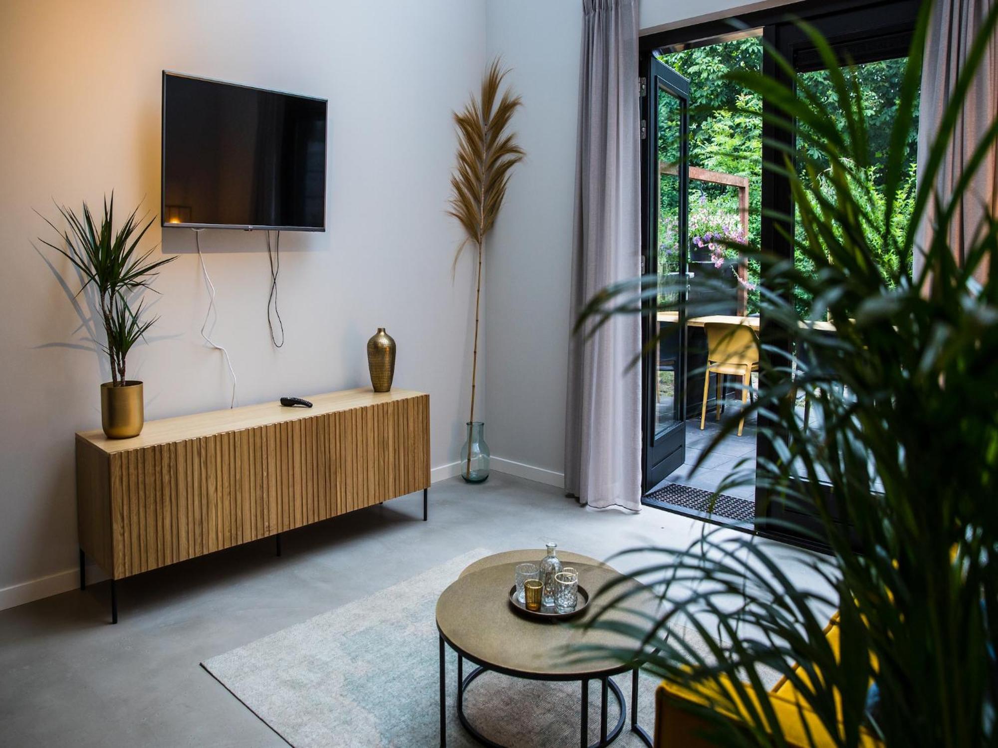 Cozy Holiday Home In Vrouwenpolder Close To The Beach Bagian luar foto